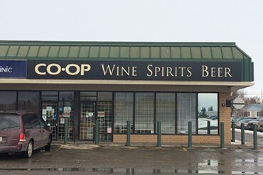 Image of Forest Lawn Wine Spirits Beer store in Calgary, Alberta.