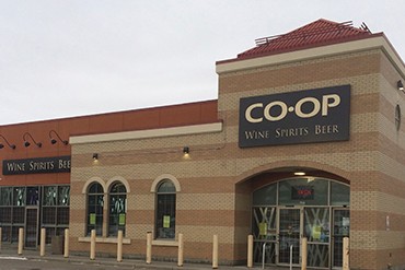 Image of Hamptons Wine Spirits Beer store in Calgary, Alberta.