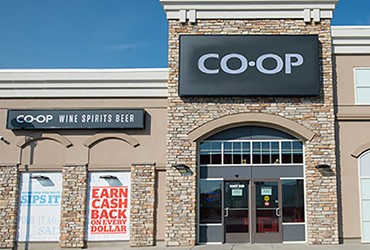 Image of Railway Gate Wine Spirits Beer store in Airdrie, Alberta.